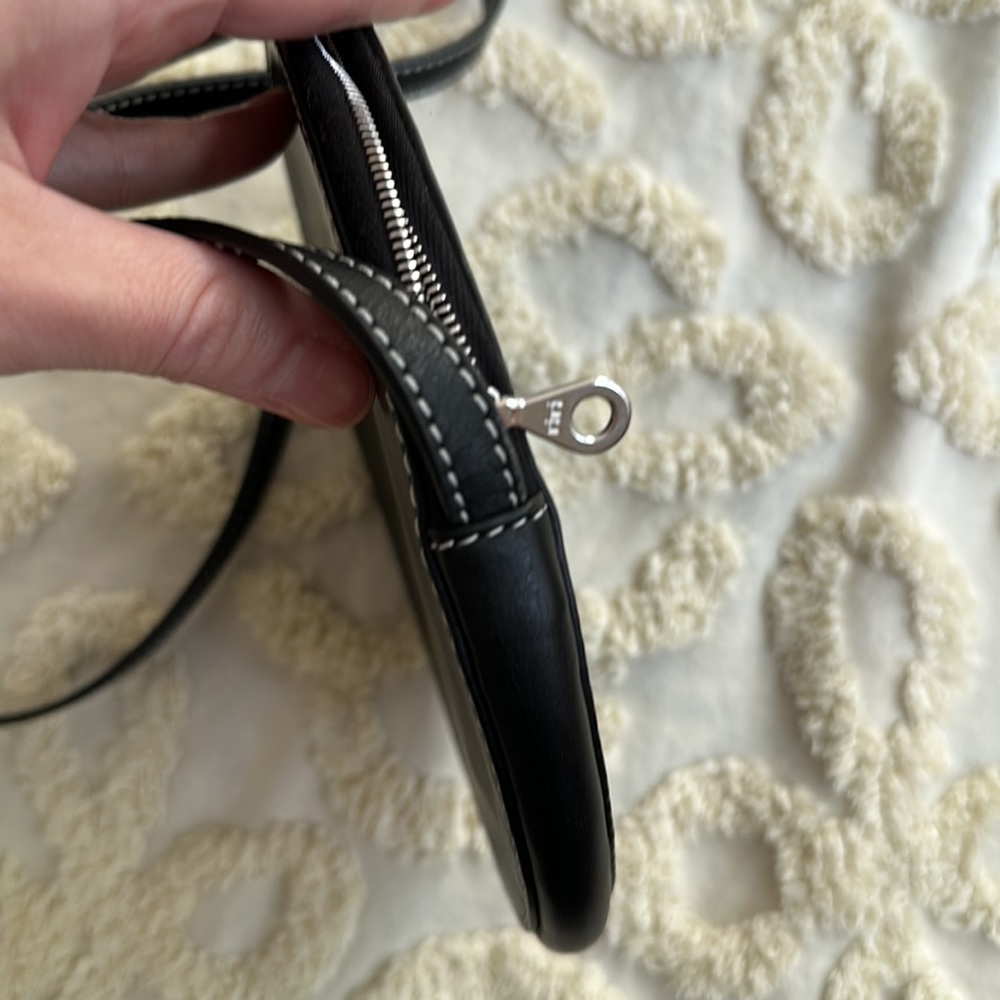 Orseund Iris Leather Circle Crossbody Bag - Picture 5 of 9